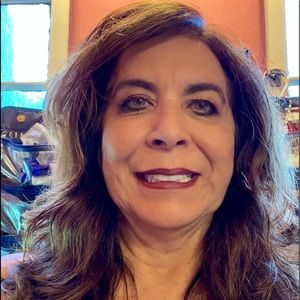 Meet your Posher, Leticia